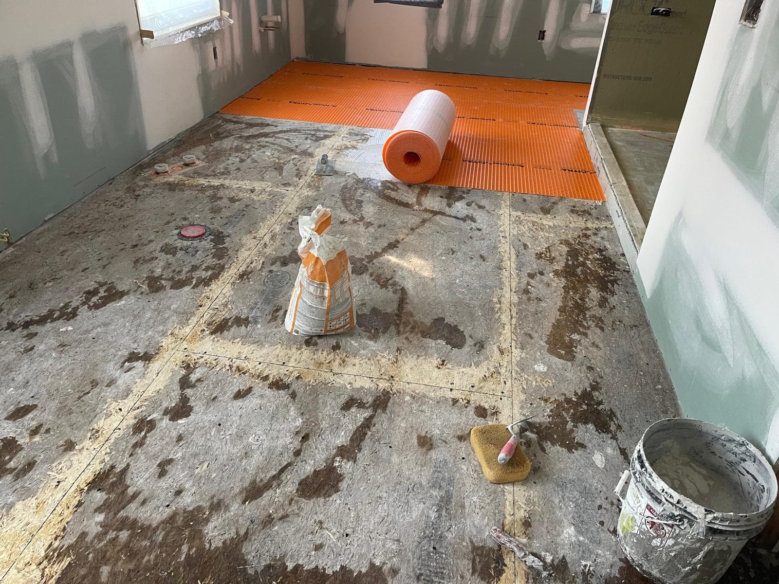 Elegant Marble Tile Installation - Image 1